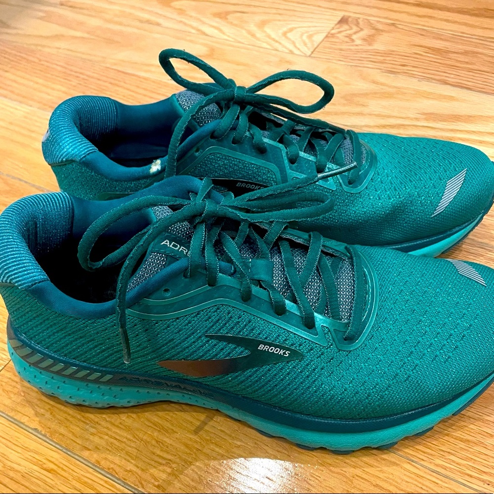 Women’s Brooks Adrenaline 20 running shoes